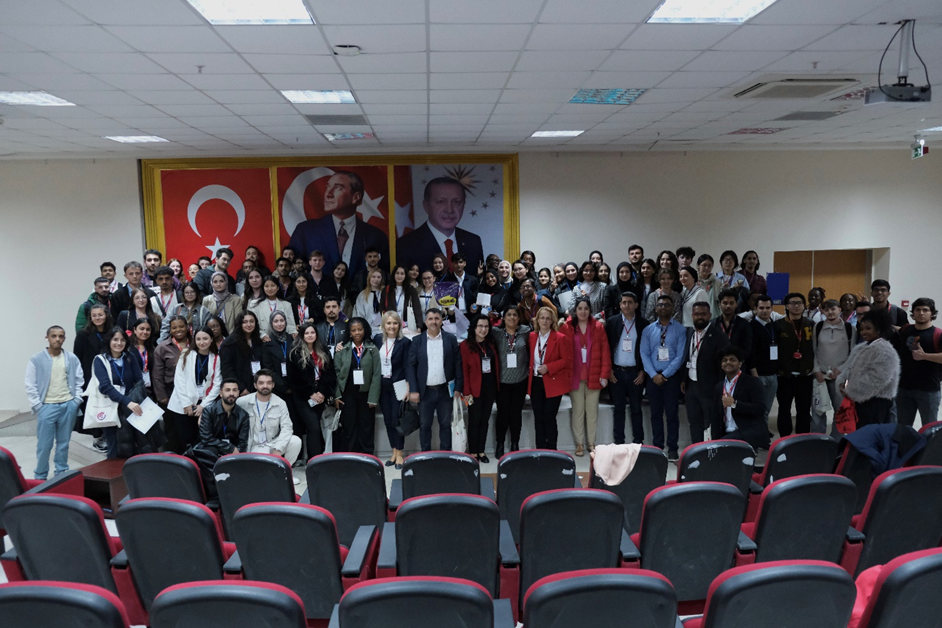 Yalova Üniversitesi'nde Uluslararası İşletme Buluşması